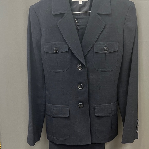 Kasper Women's Dark Blazer with Buttoned Pockets - Picture 3 of 4